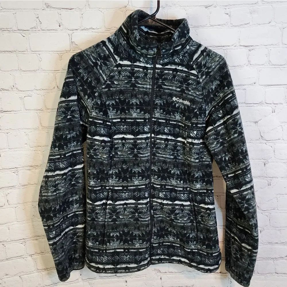 Women's Columbia full zip sweater, size Large